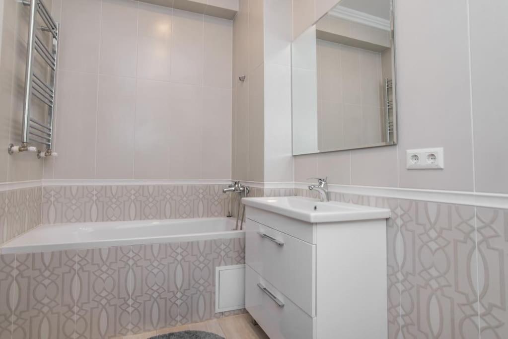 Grand Excelent New Ultra Central Apartments Chisinau Eksteriør bilde