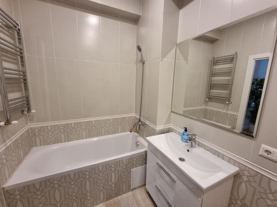 Grand Excelent New Ultra Central Apartments Chisinau Eksteriør bilde
